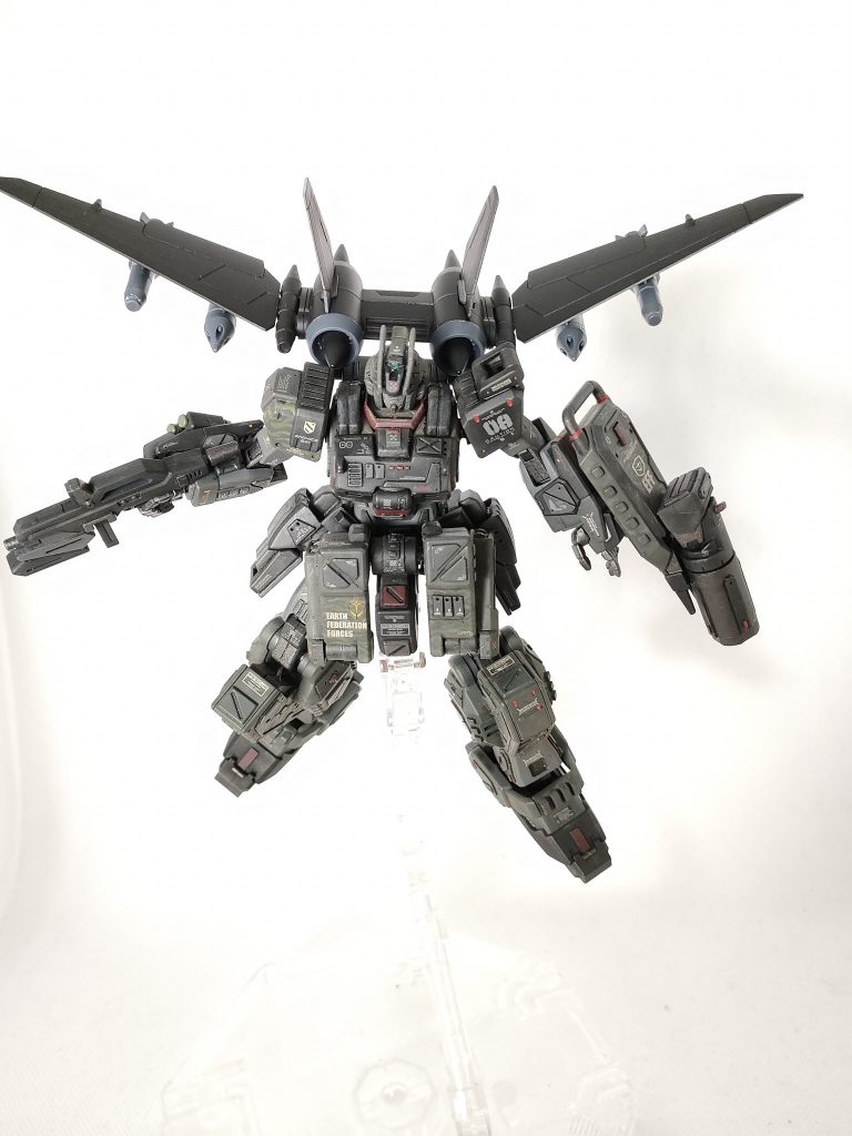 飛び回るというよりは上空の母艦から降下しながらの運用を、というイメージでしょうか・・