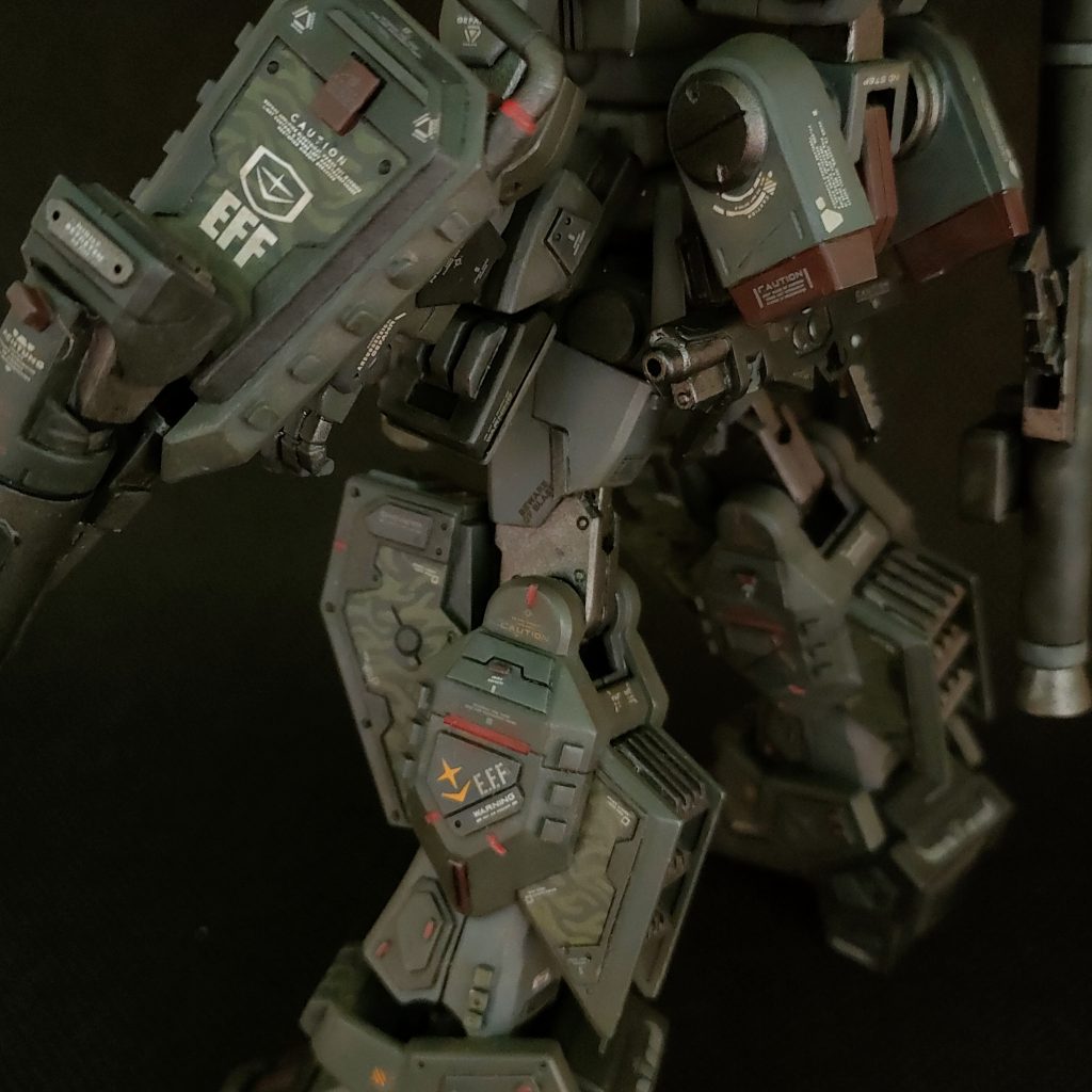 一部迷彩塗装を。多用すると視認性が悪くなる(そもそも迷彩本来の目的ですが・・)ので、見栄え重視で部分的な使用にとどめました💦