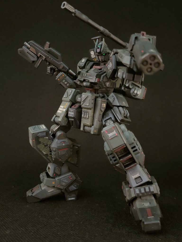 シールドにはガトリング砲を追加。