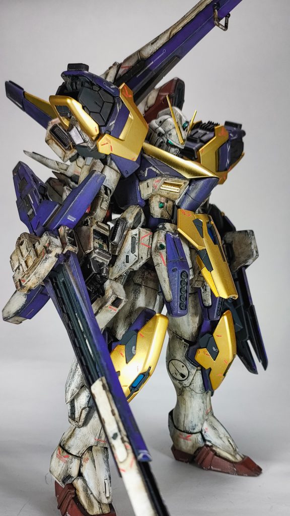 室内灯で撮影した、似たような画像を何枚か。