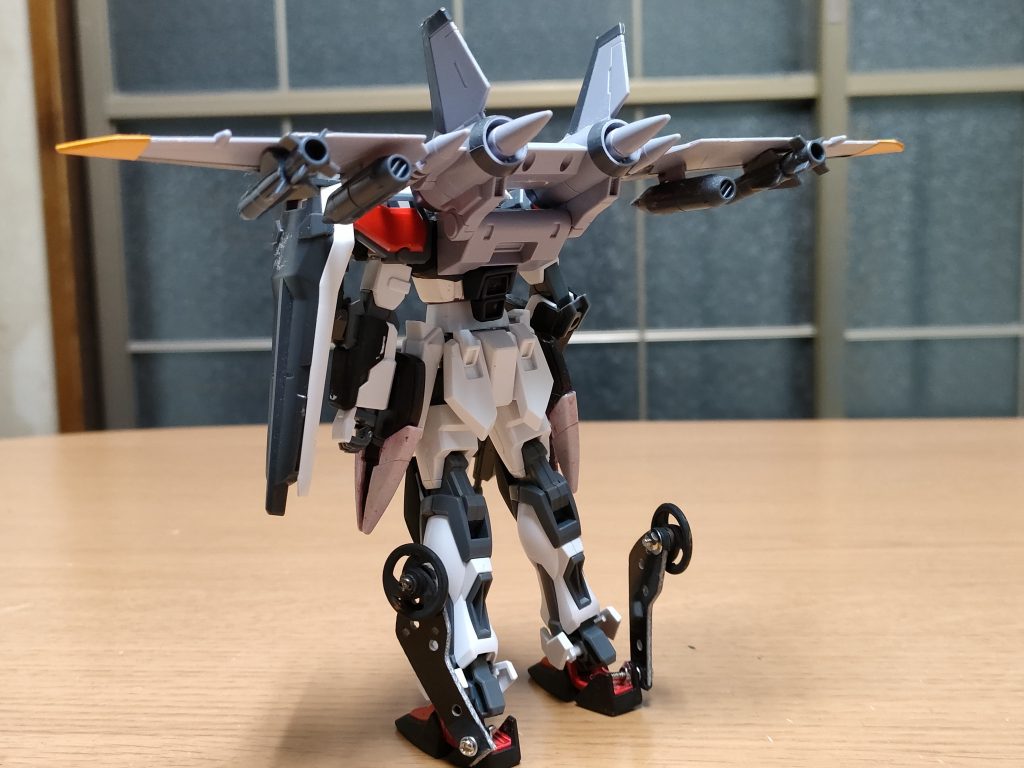 飛行用のフロート。内部にコクピットも増設する事で生存率を向上し、充分に実戦に耐えうるレベルに到達した。