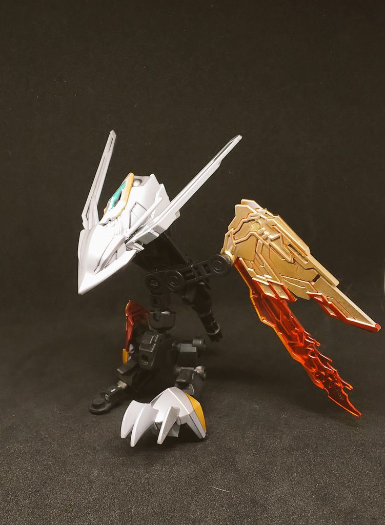 焔竜の神器ゼロが持っているのはこの部分のみで、その他の部分は彼を裏切った兄弟子が持っているらしい・・・はたしてゼロの宿敵たる兄弟子は出てくるのか?次回を待て!(次回は未定です)