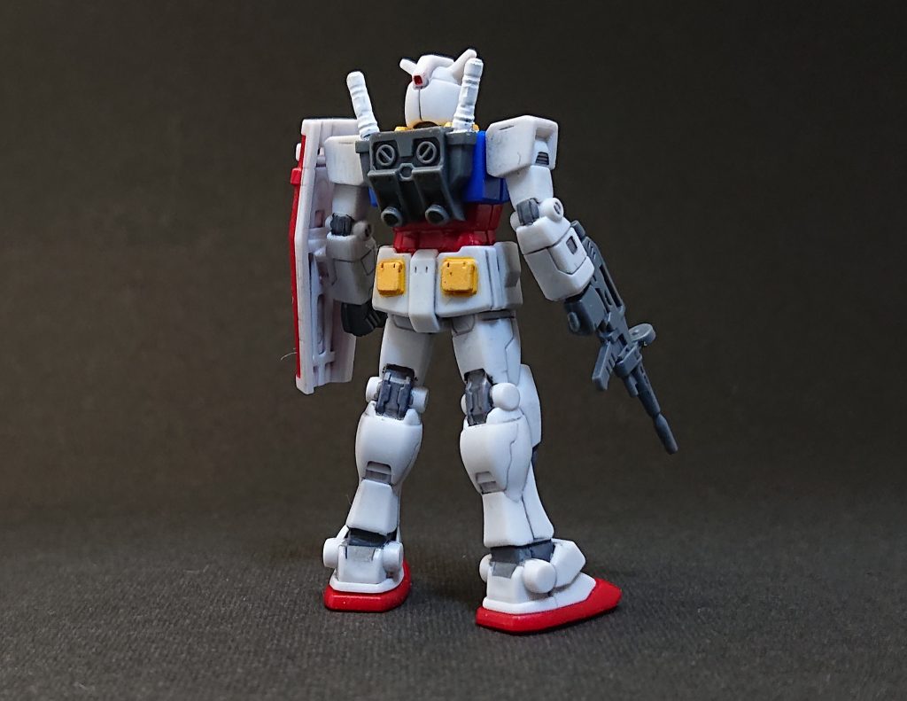 頭、腕、足の合わせ目も消しました