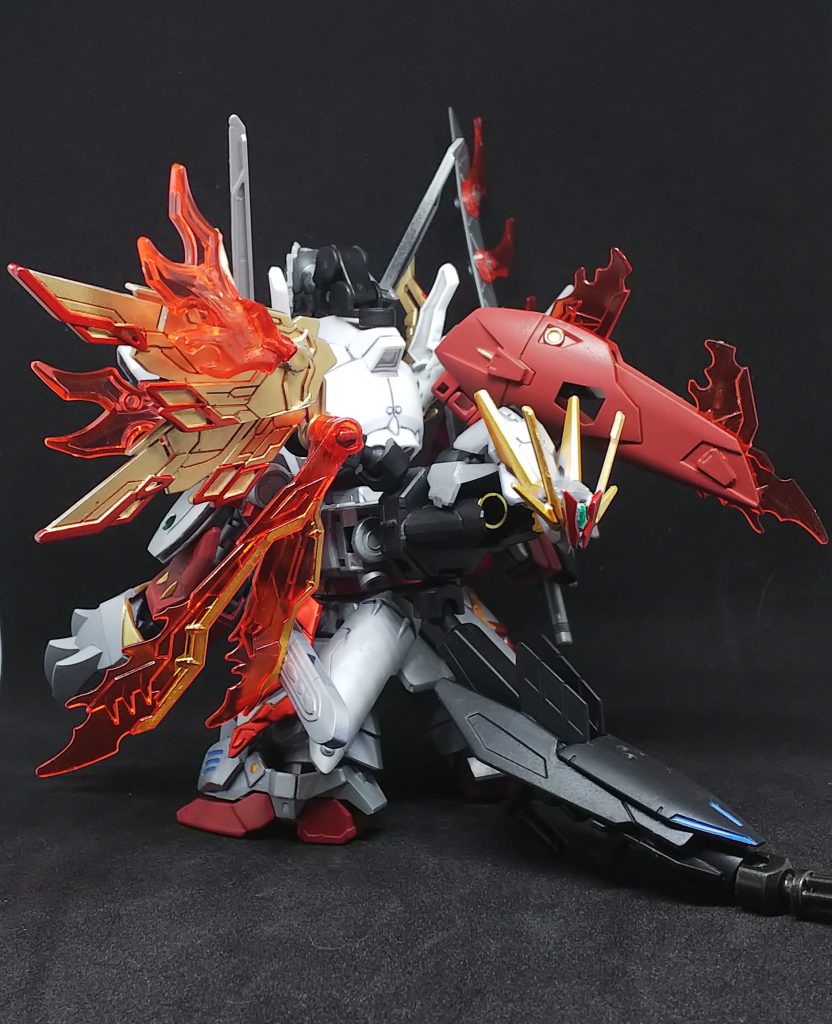 パワーが制御出来ていない為、身体中から炎のようなオーラが吹き出ている神器が全てあれば竜の力を制御出来るらしいのだが・・・