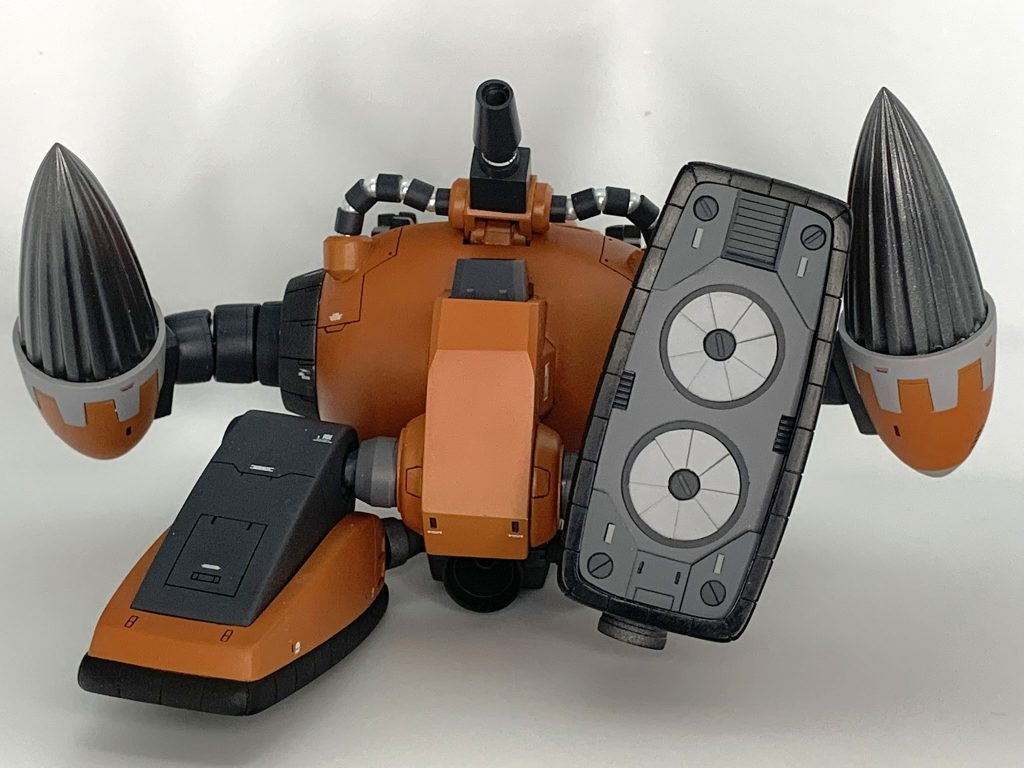 キットでは足裏ディテールは省略されているので新規作成