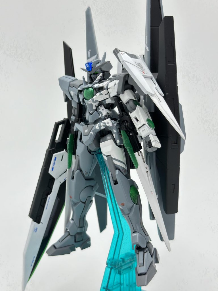 色１が砕けるような感じで色２に変わるというグラデーション(?)を試行してみました。上手くできたとは思いますが、いかんせん、配色が地味に…。