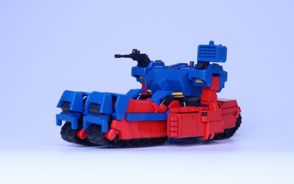 ロトは2体セットなので、MS形態とタンク形態の両方を同じ色で作ろうかと思いましたが、アニメではMS形態にならないので、1体をタンク形態のみとして製作。(MSにしないので、メインカメラなどは塗っていません)