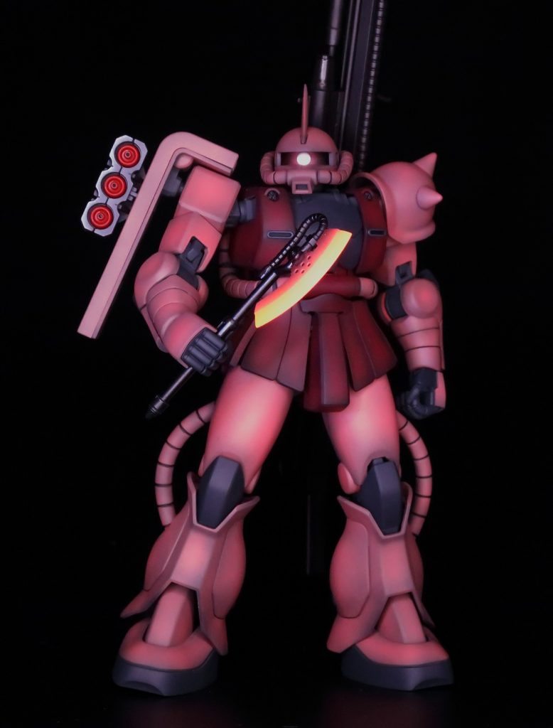 通常のヒートホークこれまた蛍光塗料です。余ってた別のザクから持ってきて、通常時と発熱時それぞれを作りました。