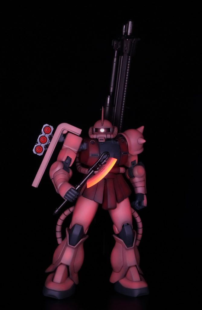 本当はライフルも構えられる様にナイチンゲールの銃持ち手を改造したものを作っていました。が、撮影しようと動かしているときにボールジョイント部分がポッキリ折れてしまって撮影できず…そのうち何とかしたいまたファンネルは射出後のファンネルポッドを作るためにもう1セットバリスティックウェポンズが欲しかったのですが入手できなかったので手に入るまでおあずけです。