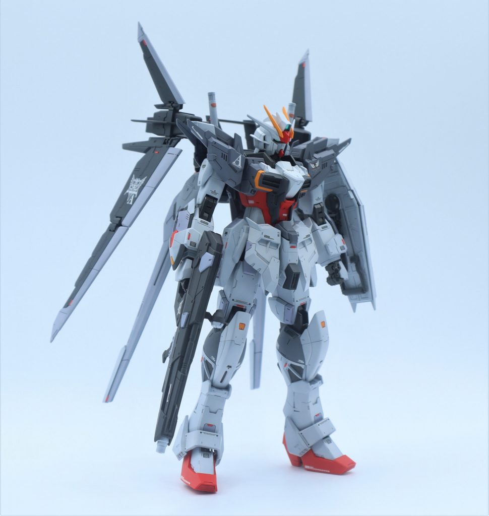 センサーやデュアルアイはメタリックグリーンと蛍光グリーンを混ぜて塗装😄赤やオレンジ、レッドチップはアクセントとして鮮やかに発色させてます✌️