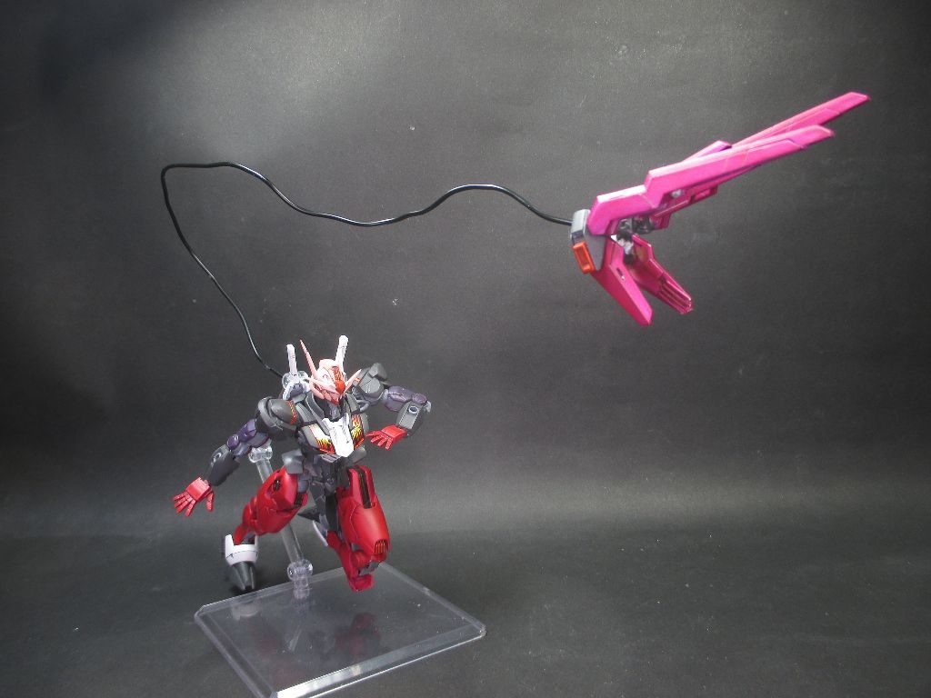 ガンダムエアリアル”エルザ”–8枚目/制作者：堺・悠一