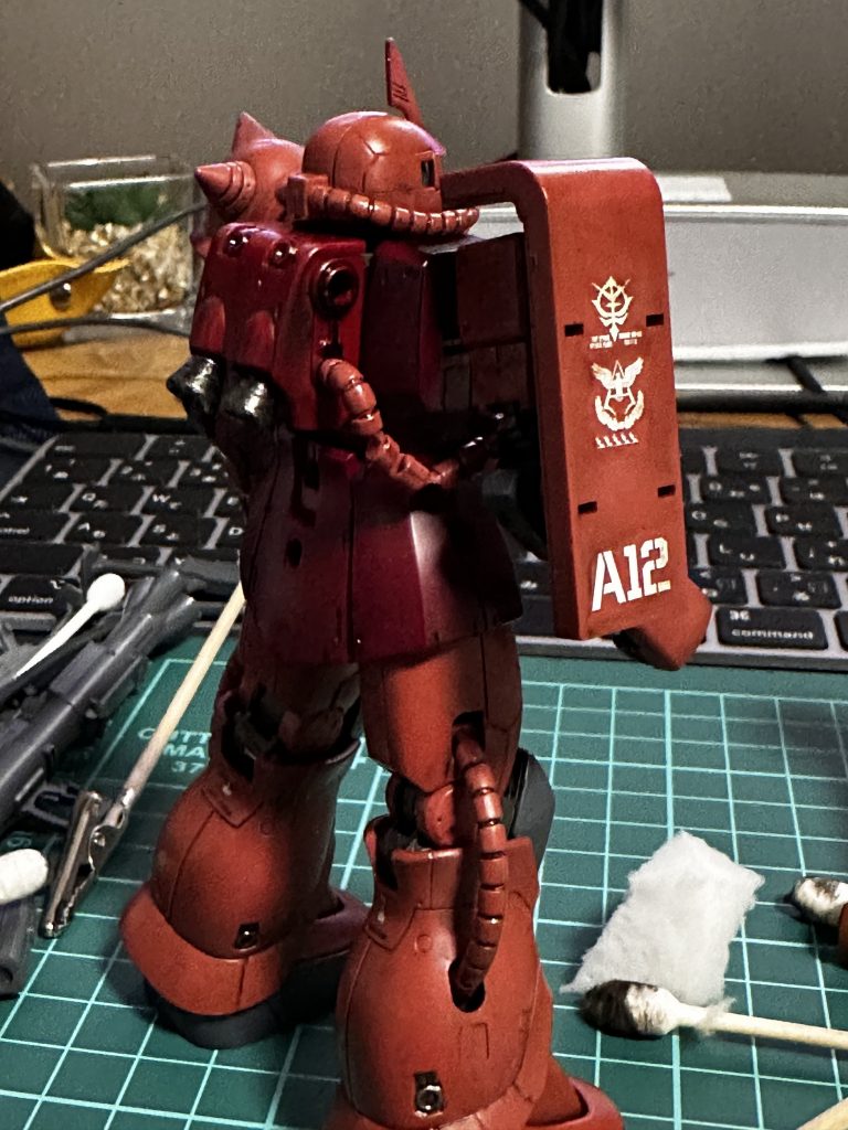 あまり被弾するような機体でもないのでどちらかというと過剰な稼動や高速戦闘に伴う金属剥げを中心に