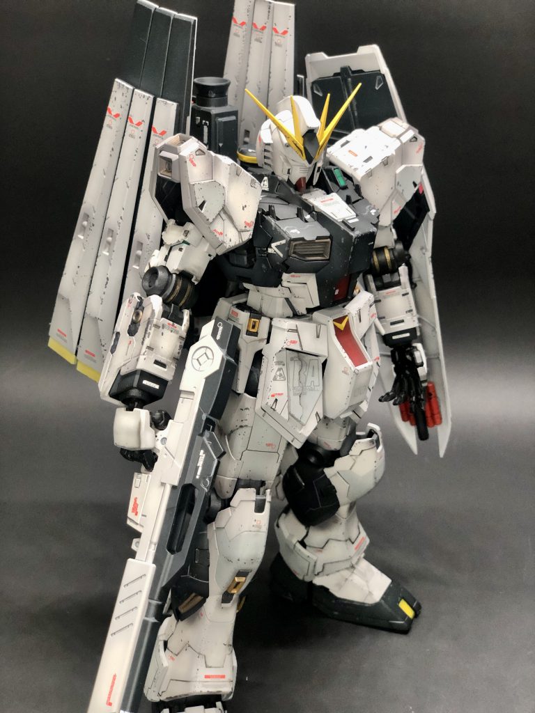立上げ塗装とウェザリングで作るMG νガンダム ver.ka–5枚目/制作者：アヒル