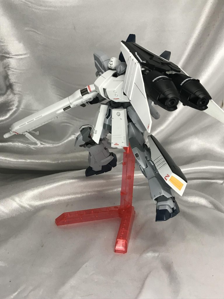 お察しの通り盾はジャンクパーツを元に自作?しました。あのデカい盾がパーツ隠しにあったんですよ信じられます?