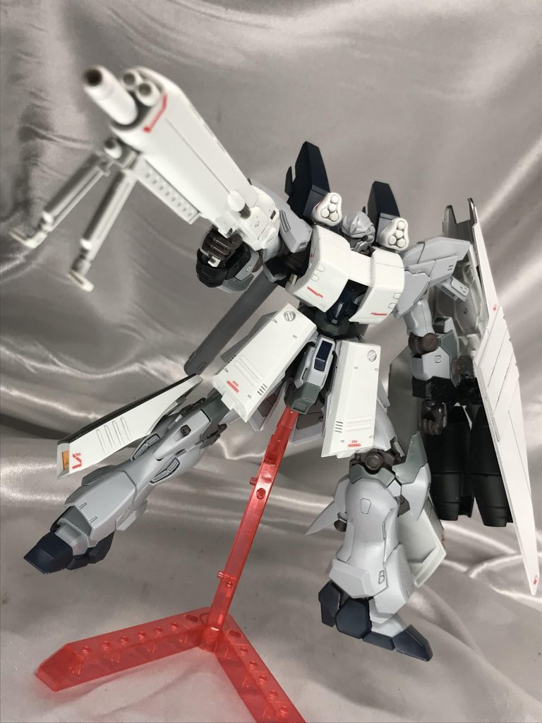 武器はシナンジュスタインではなくνガンダムHWSのライフルに。こっちの方がデカくて派手なんです。