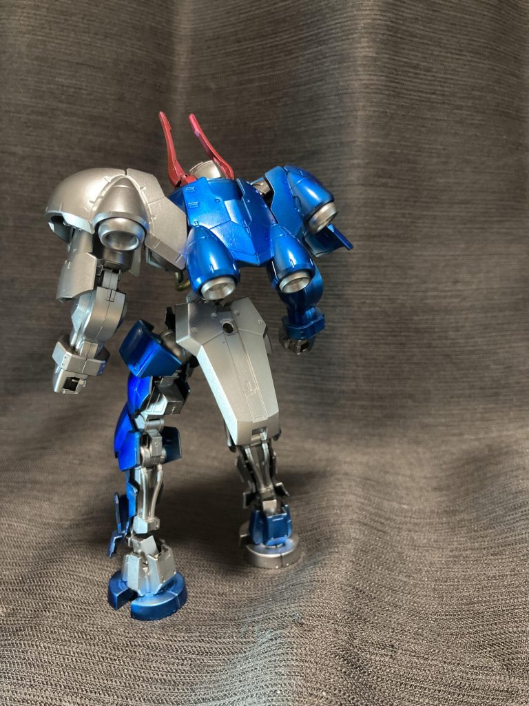背面スカートアーマーにバーコードでも書こうかと思いましたが、冗長というよりうまくできる気がしないので取りやめました。ご覧いただきありがとうございました。
