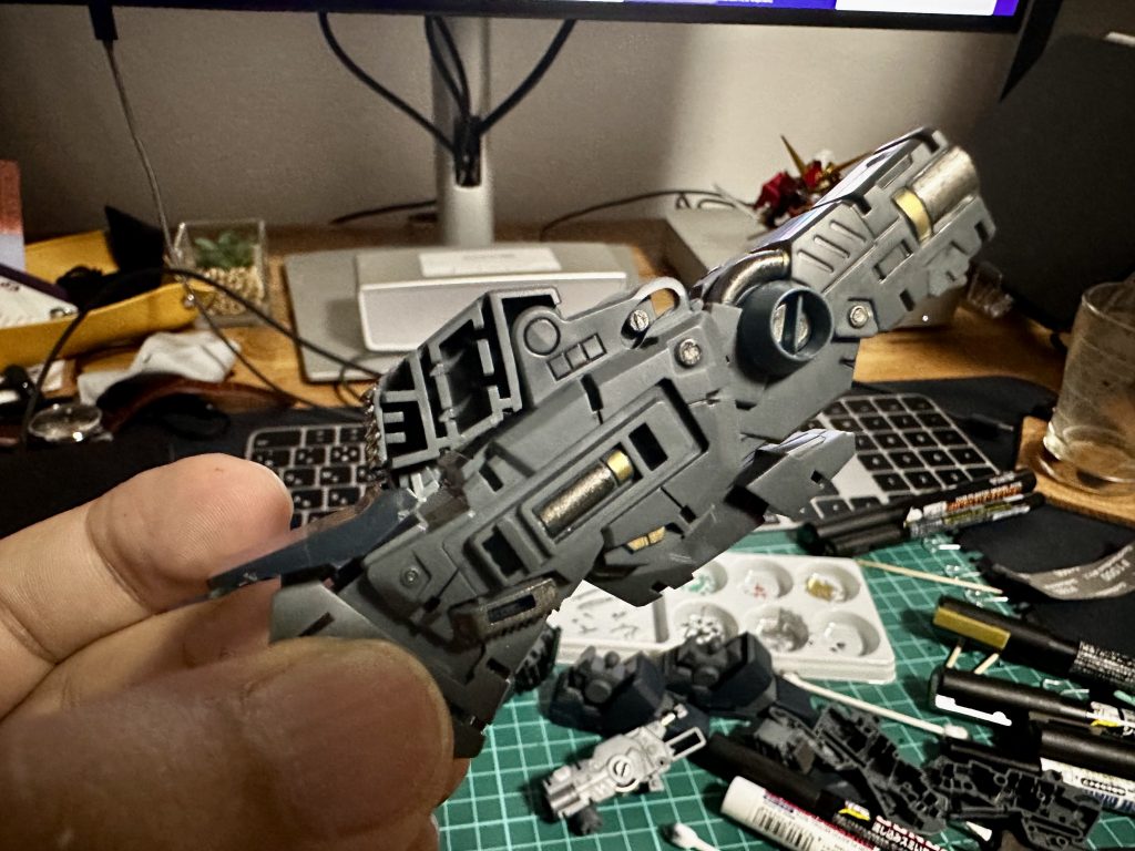 内部フレーム最終的に見えなくなりますが、塗ってて楽しい箇所ですね