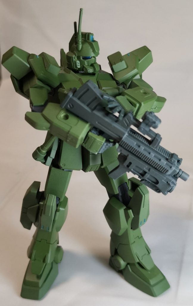 機体によってはビームライフルではなく試作型ジムライフルを装備してます