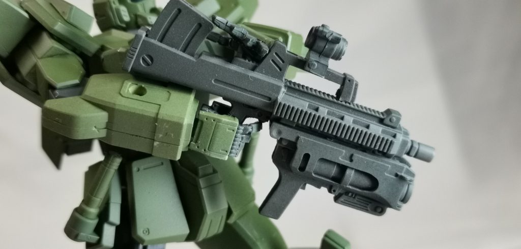 試作型ジムライフルは下部のグレネードランチャーなどのオプションもあります