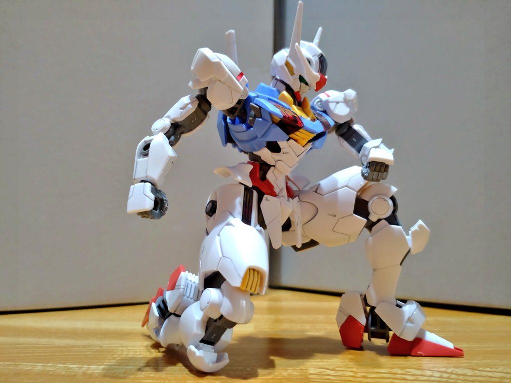 可動範囲は最新のキットなりにそれなりに