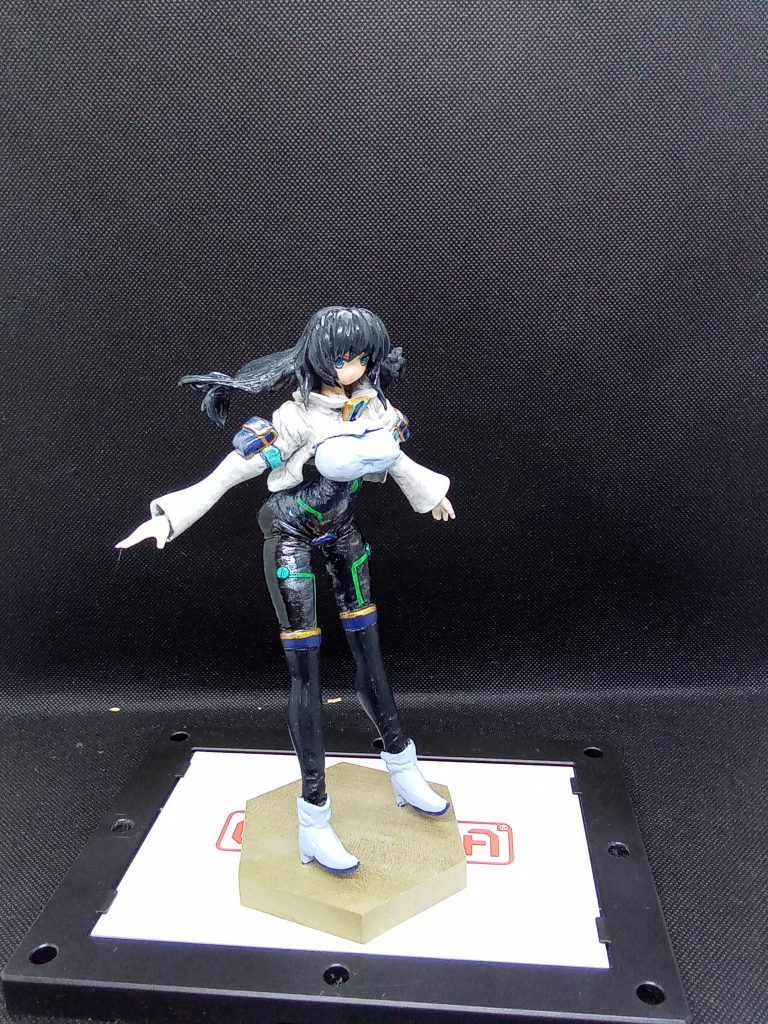 少しアングルを変えて他のスクラッチ作品は30msと同程度のサイズで作っていますが、このメイは最初ということでサイズが一回り大きくなっています