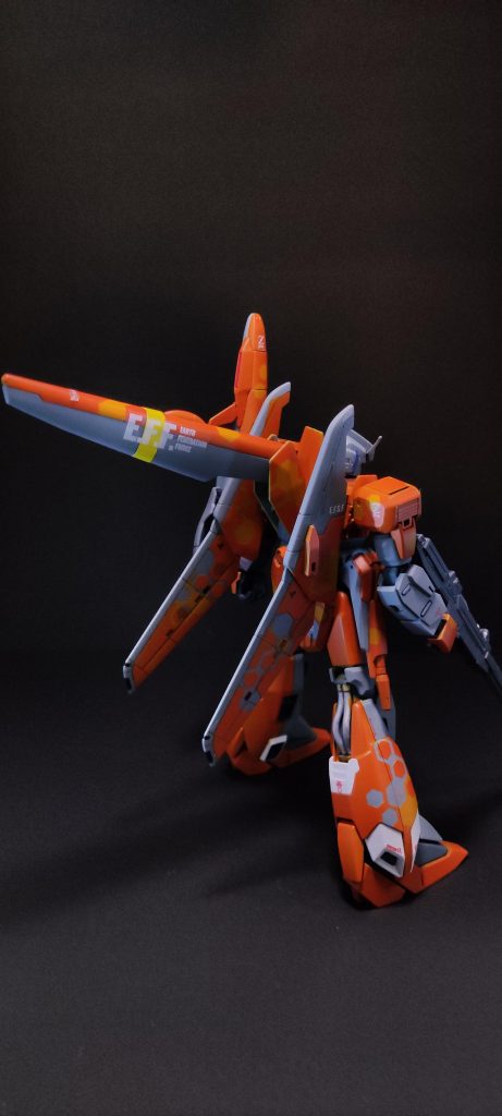 ヘックス迷彩というか、迷彩柄は配色イメージを固めないとふわっとしますね。写真に助けられてます。