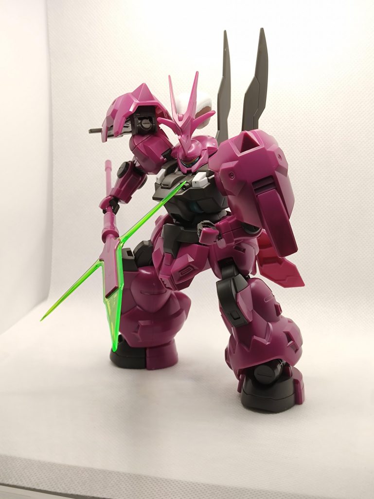 肩のスパイクシールド、ぐりぐり動くスパイクやダクトの部分の色変えようかな