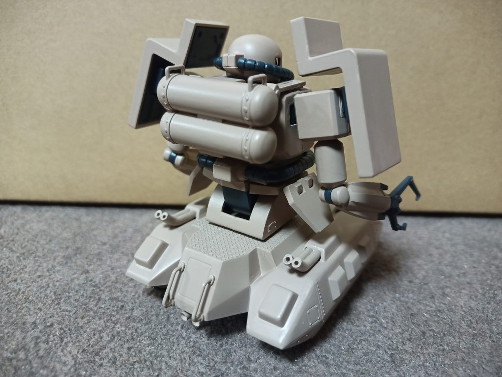 ZZでも登場したこの機体、未だHGUCキット化されていませんが、MSV旧キットのザクタンクは造形的にかなり出来が良いと思うので今回は特にプレイバリュー方面に力を入れて制作しました