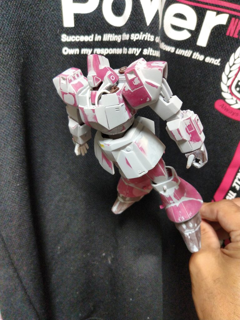 両手、パイプ類を製作。頭部を変更  パイプ類は伸ばしランナーで製作。   