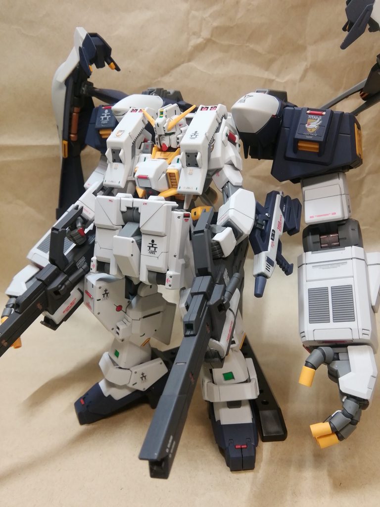 移動砲台的な役割だったようなのでレールガンを二門装備、ウィンチキャノンも強化型に換装