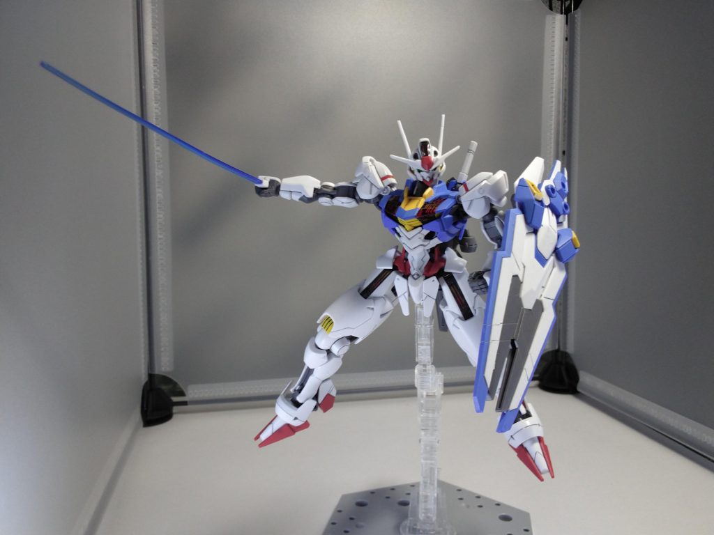 ビームサーベル抜刀!　クリアーブルーが綺麗です。