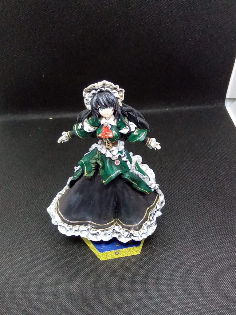 アレンジとしては・・フリルを増設&ヒラヒラ感を増やしつつ 少しセクシーなイメージを追加あとは豪華さを追加頭部のフリルはやり過ぎたな~と今になって後悔