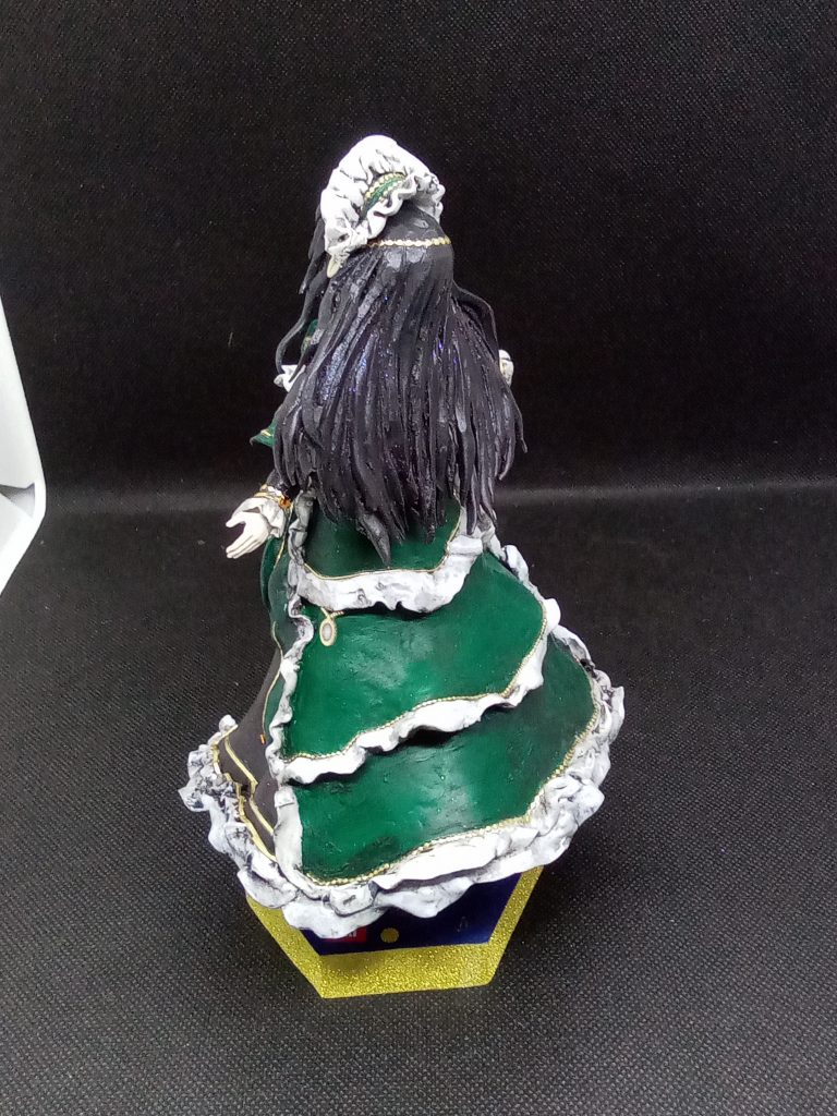 塗料黒色は水性塗料のティターンズブルーを使用緑色はアクリルガッシュを使用しています。