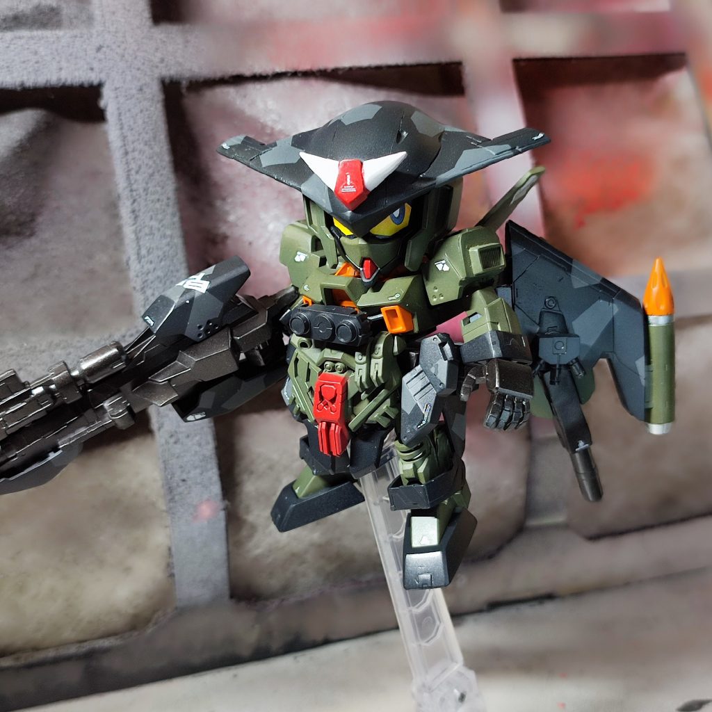 基本塗装とデカールワークまで完了した状態。塗装について詳細は割愛しますがいつものようにアクリジョン、ファレホをメインに塗装してます。そのまま仕上げた方ががSDっぽくて良かったかな?とも思いつつこの後ウェザリングカラー(マルチブラック)でフィルタリング、エナメルのフラットブラックでチッピングとドライブラシをかけ、部分塗装を施しフィニッシュしました。思い出のキャラを蘇らせる作業、堪らなく楽しかったです。また違うモチーフにも挑戦したいと思います。最後までご覧いただき、ありがとうございました。