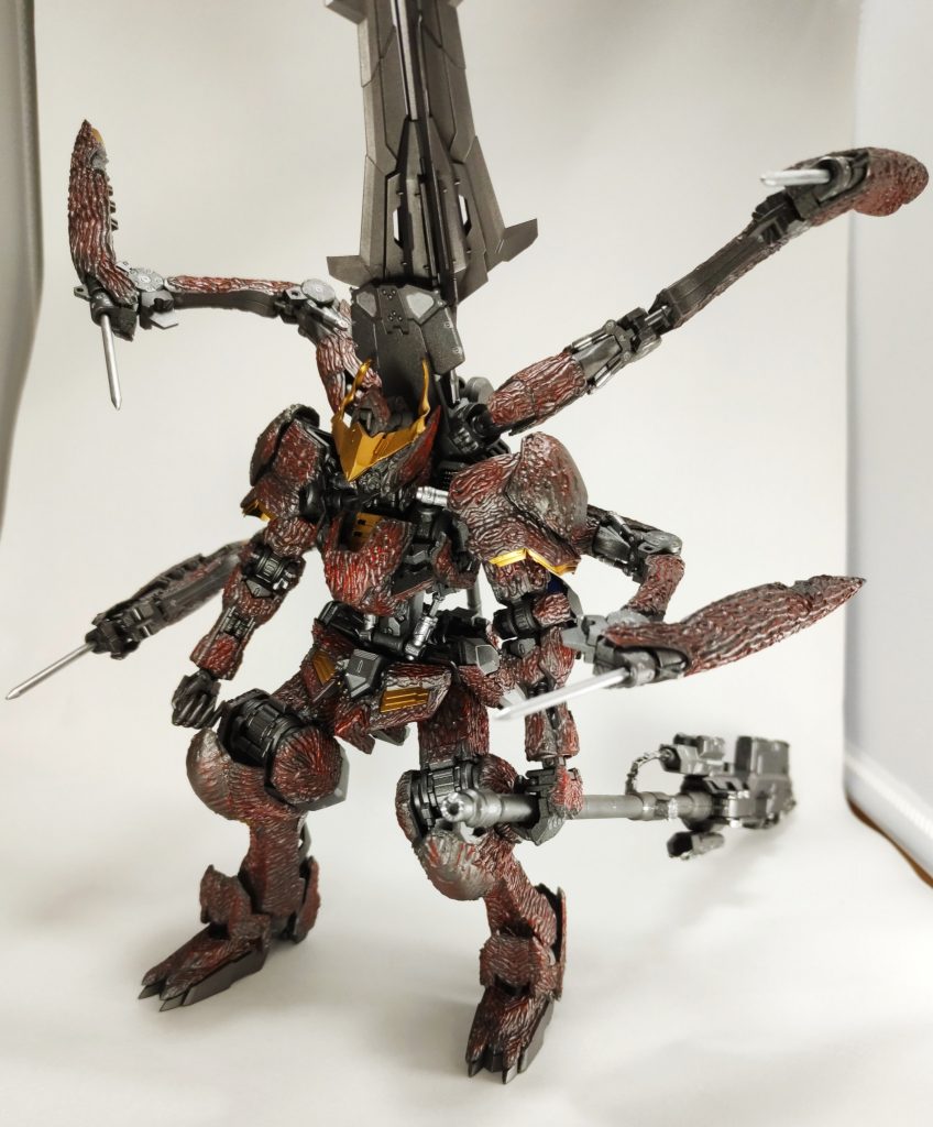 背中には4本の爪を追加しました。