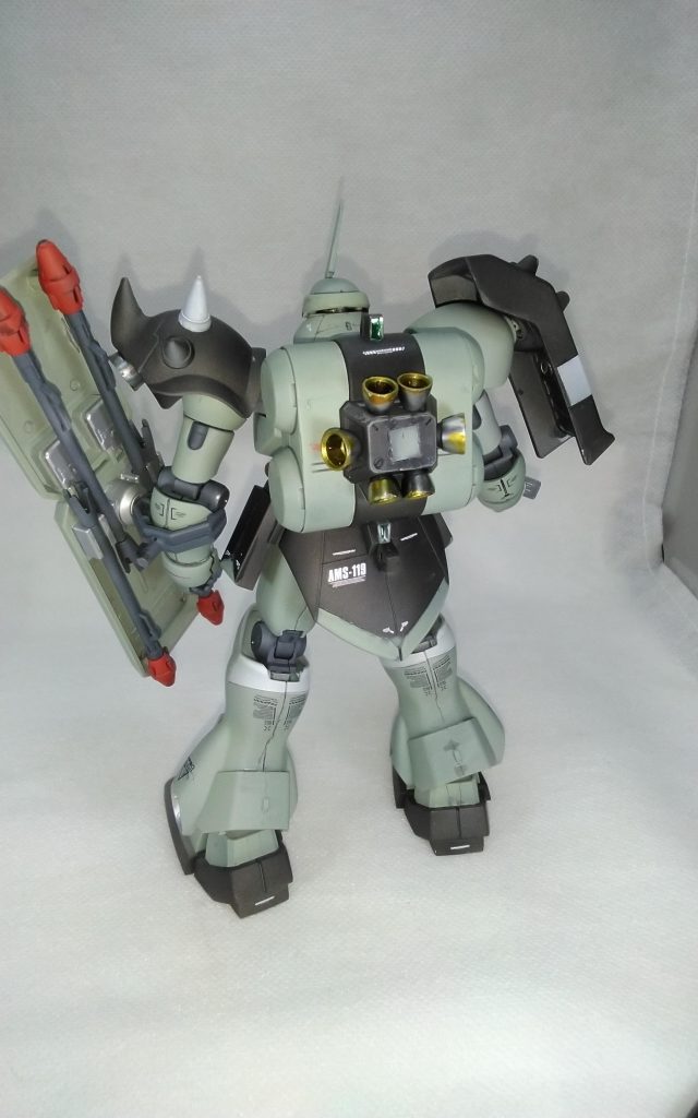 塗り訳後はそれっぽくデカールペタペタ今回は初めてラピーテープ&レジンに挑戦しました　これはかなり目立つしキレーです 