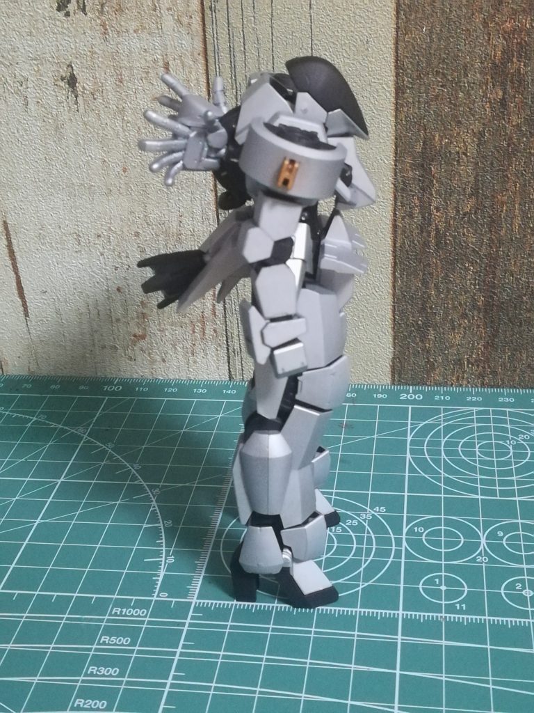 横腰前後はシュヴァルベカスタムとその余剰パーツ&MSバーニア圧倒的スラスター搭載不足はスタイリッシュでカバー