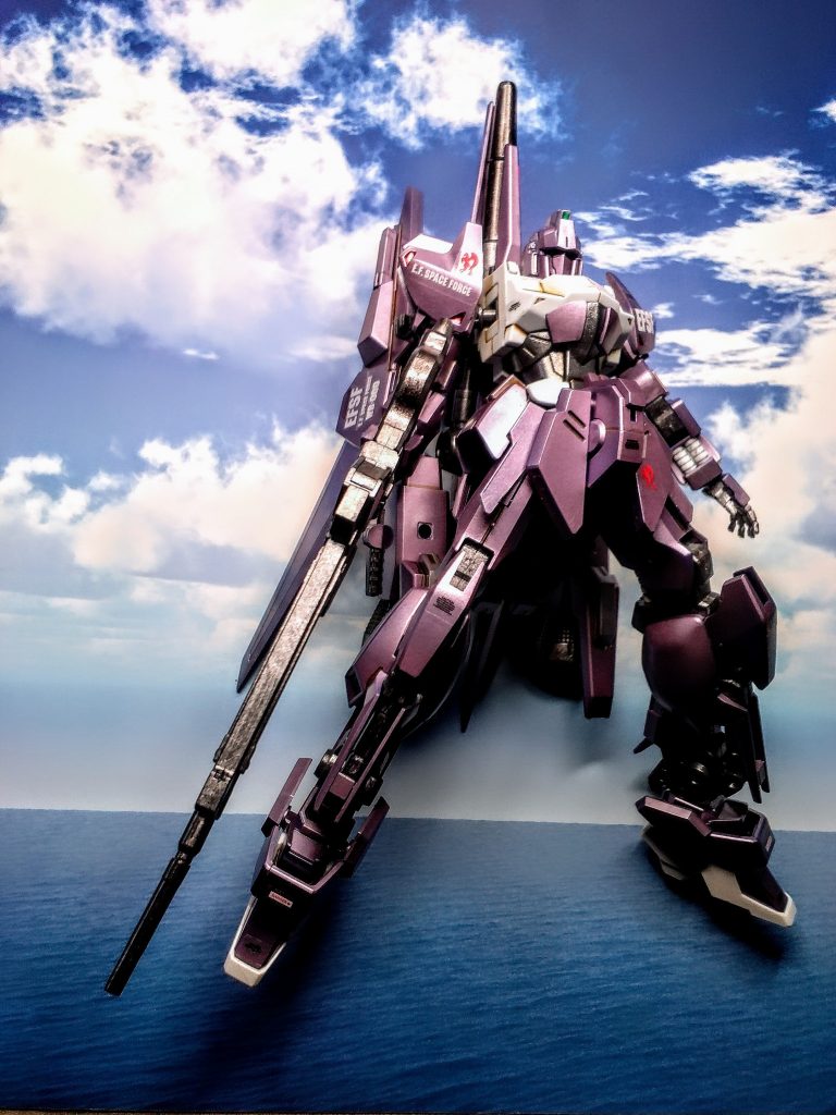 ガイアノーツのガンメタ下地立ち上げでメタリックパープルを三種類調色！吹き重ねました。重量感は再現出来たでしょうか？