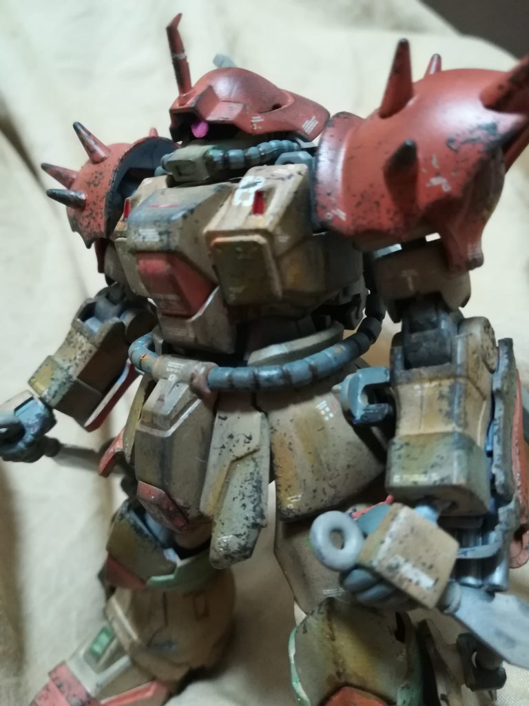 デカール貼りまくったけどチッピングで消えてしまった。