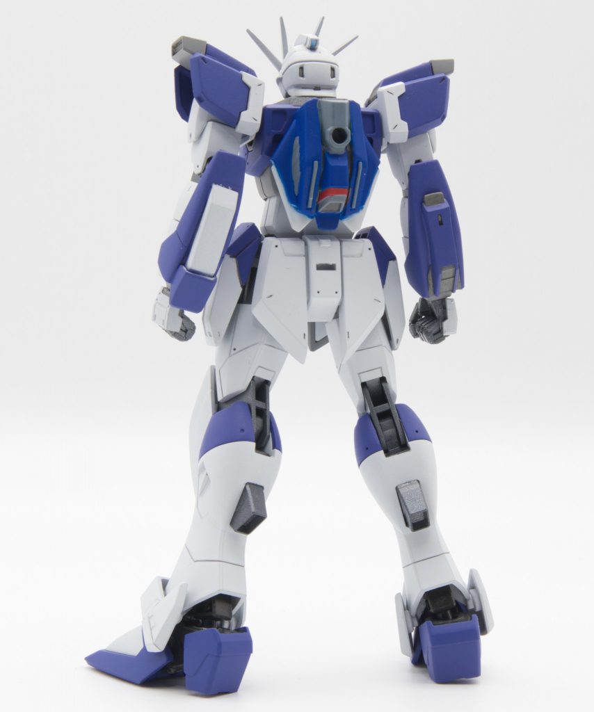 コアスプレンダーはシルエット付けたらどうせ見えないだろと思って筆で適当に塗ってます(本体も適当だったりしますが、、、)。シルエット付けても見える部分が結構あったのでちゃんと塗ればよかったです。腕はHi-νっぽく左腕はビームサーベル、右腕はマシンガンを格納(していることに)してますので左右非対称。