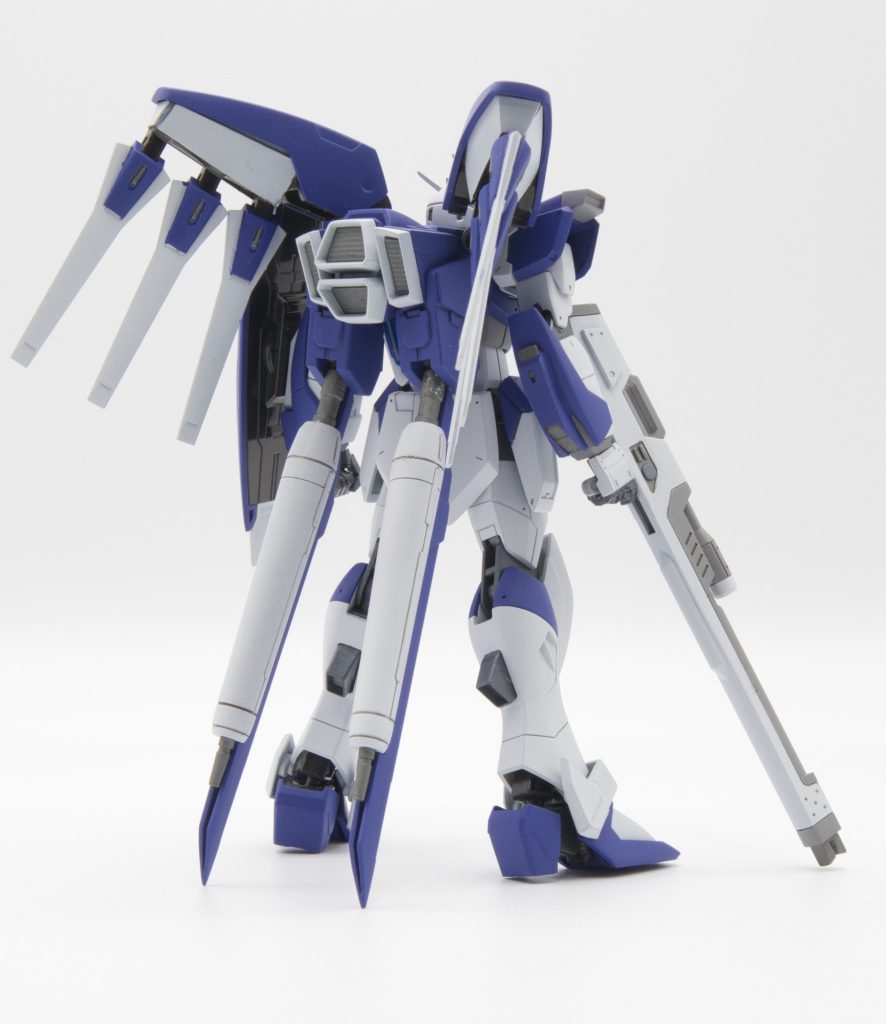 ドラグーン搭載シルエットはHG境界戦機アメインゴーストのジャミングバインダーを加工してファンネルラック(ドラグーンラックか)にしています。ドラグーンはHGレジェンドから。プロペラントタンクはMGライトニングストライカーパックのバッテリータンクを付けてます。写真は撮ってませんがドラグーン搭載シルエットはフォースシルエットをベースにしてるのでシルエットフライヤーと合体できます。