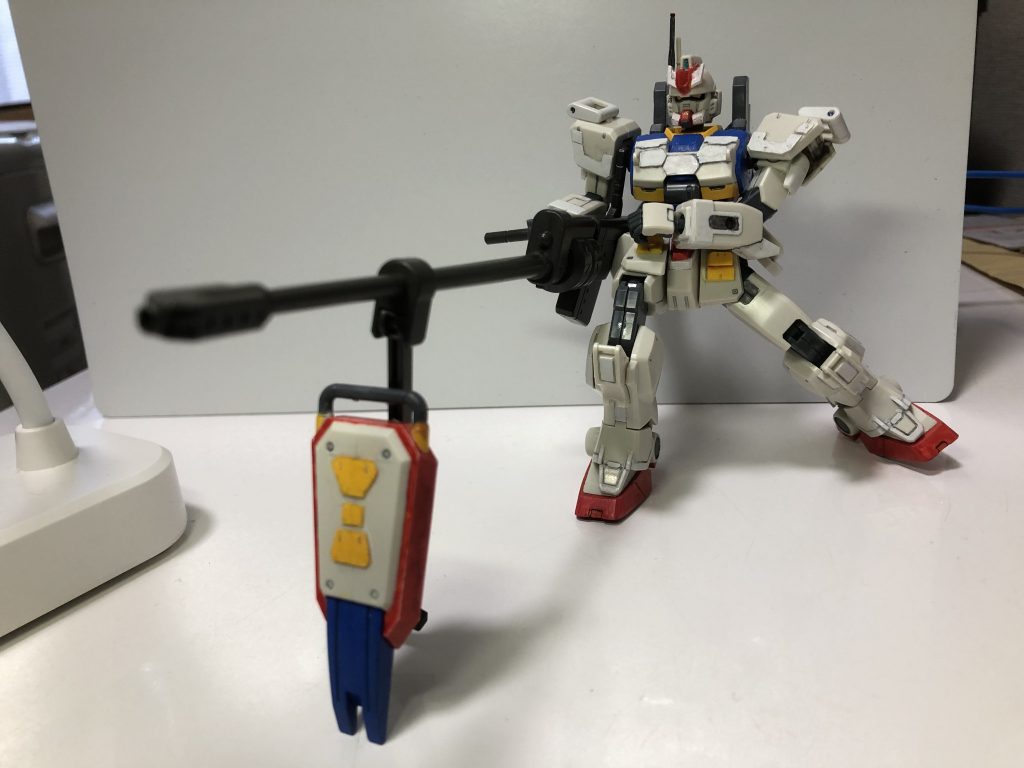 なんちゃって輝き撃ち。今はパーツストックが無いので無理ですが、いずれは「ロシーダが更に現地改修した」という設定で専用兵装を作りたいな・・・