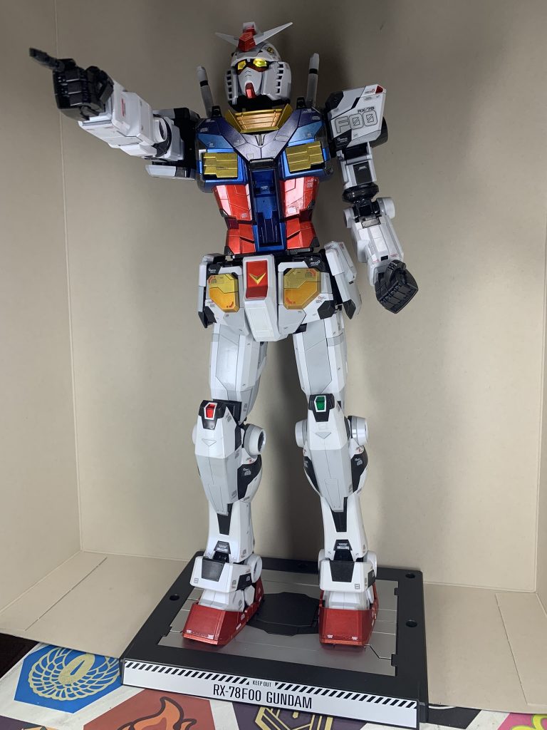 『F00/AI Awakening』より。「それでも希望を捨ててはいけない。どんな時でもガンダムのパイロット達は、これまでもこれからも未来へと向かう可能性を繋いでいく。そういう運命なんだ!」「未来への可能性は誰にだってある。そう、これからの時代は君達の物だ!」「もう時間が来たようだ、僕はまた眠りにつく。話せて嬉しかったよ。君の金色の髪と青い瞳は懐かしい人を思い出させる。いつか・・・僕は・・・」の部分です。