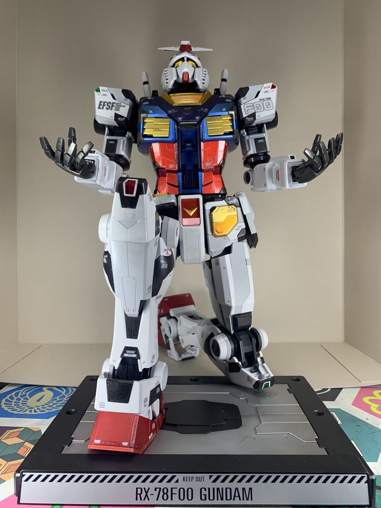 『F00/AI Awakening』より。「そう、あの時の記憶ならハッキリと覚えている。隕石落としを止める為に、敵も味方も関係なくあの場にいたすべての人々が力を貸してくれた。サイコフレームの輝きに導かれるように。」の部分です。