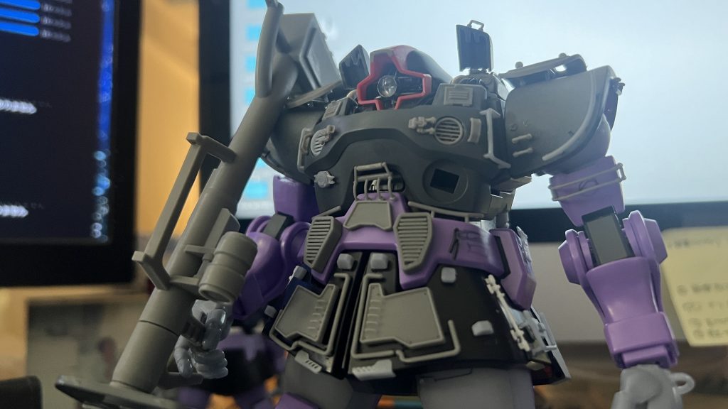 全体的にディティールアップパーツを仮付けしたところです。