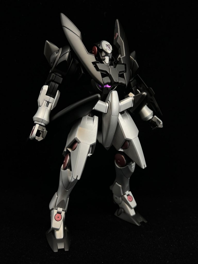 立ち姿胸部はシールを使ったのですが、やはりシールは綺麗ですね貼っている部分を横面等から見えない部分は使ってもシール特有の厚みの欠点が無くて良いと思います。