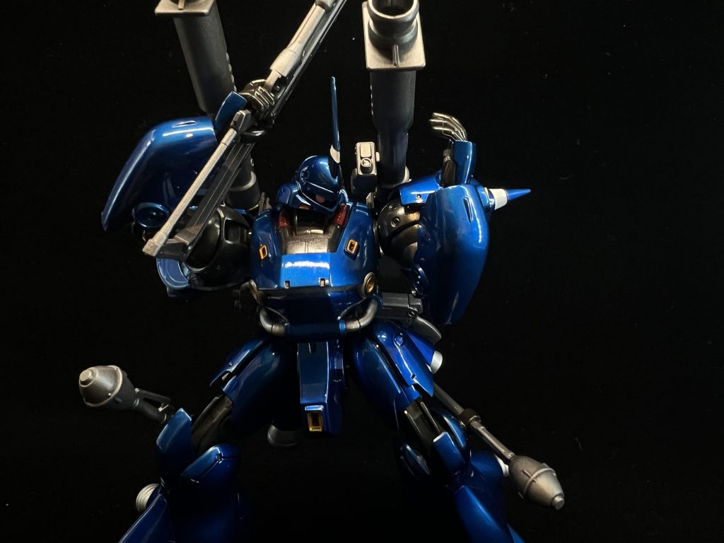 ちょっとだけポージング武器の塗り分けは力尽きたのでべた塗りで終わらせました。バズもショットガンも合わせ目消しが大変過ぎた