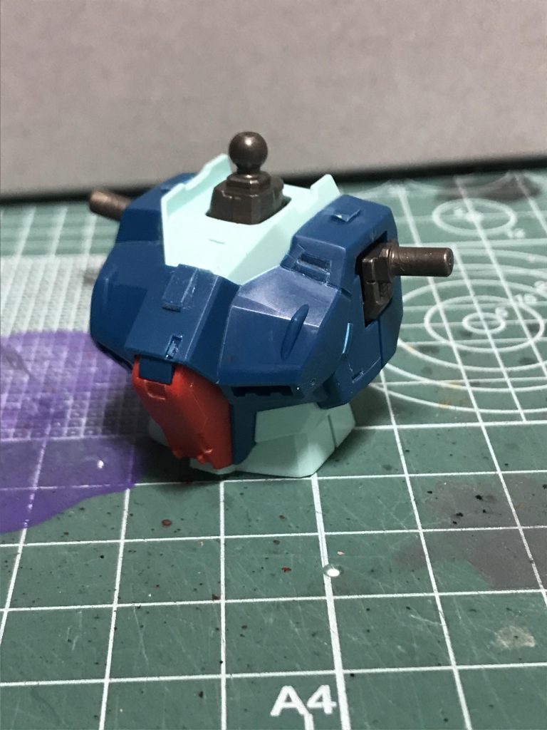 スジ彫りしたり、ダクト風の彫り込みを入れたり、ディテールを追加しました。