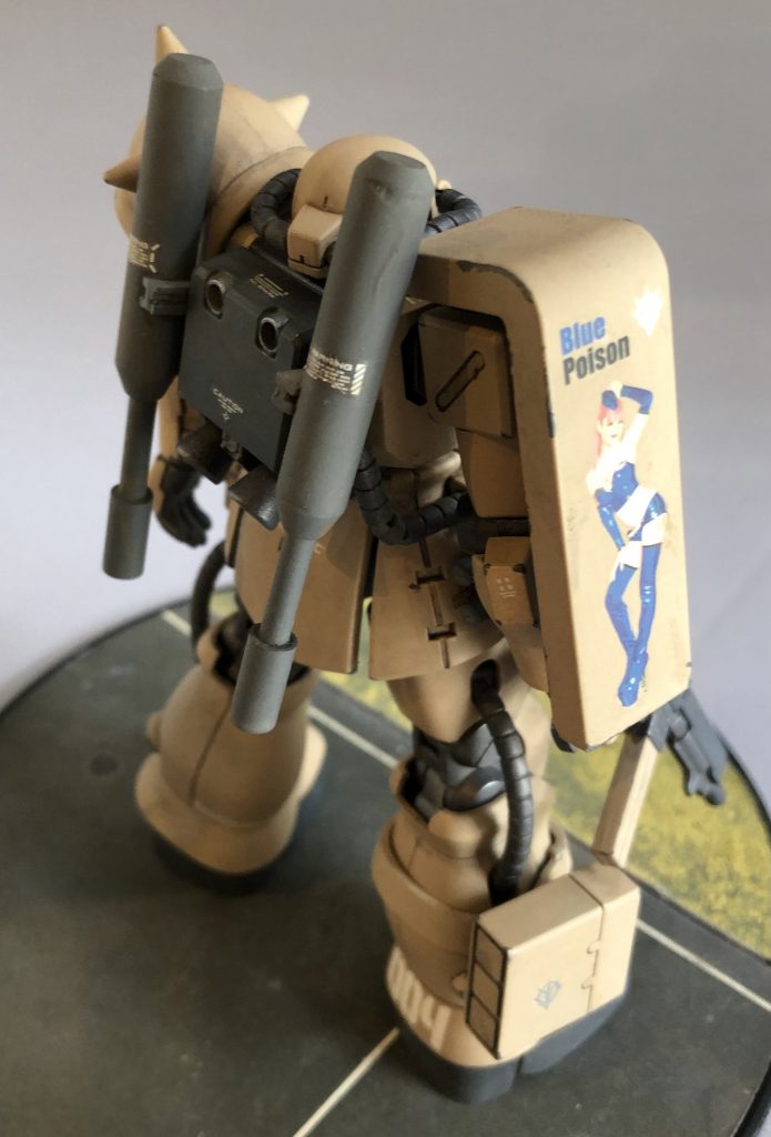 最近のマイ・ブーム、右肩シールドにはノーズアートクィーンをあしらいました。