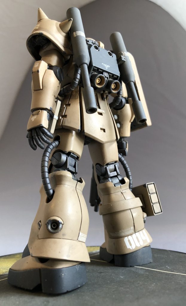 キンバライト基地仕様に欠かせないのが「ラケーテン・ガルデン」ことロケットブースターです。1/144キットには何故か付属していないのでプラ材の組み合わせにて自作しました。設定画より多少大きめにして「飛べそう」な感じにしました。I can fly!